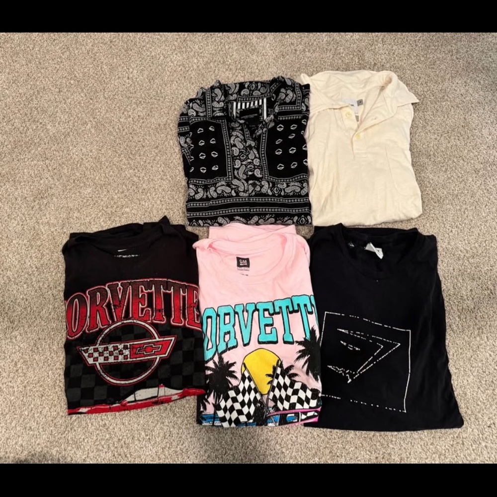 Men’s Size Medium Tops
